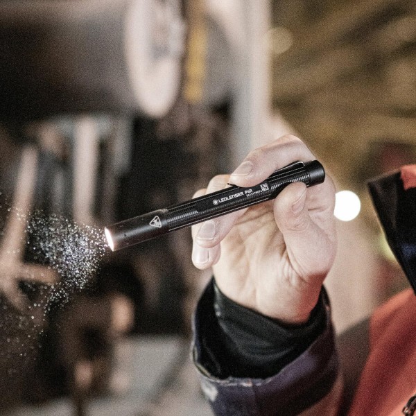 LANTERNA P4R BLACKBOX 300LM/LI-ION +CABLU USB